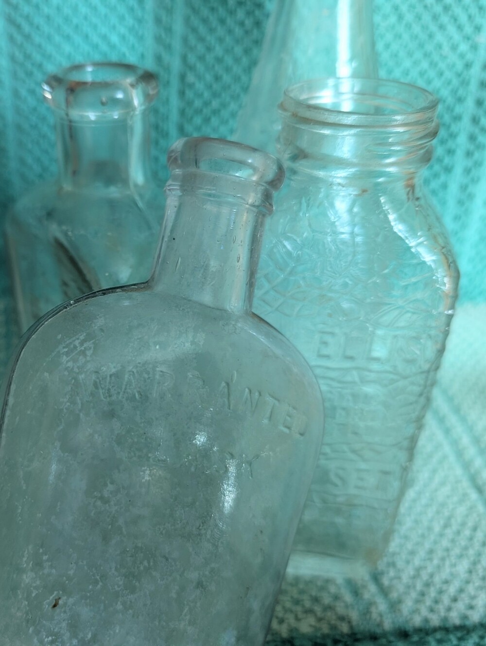 Set Distressed Glass Bottles, Artists, Photo, Display, Collectors - Picture 4 of 7